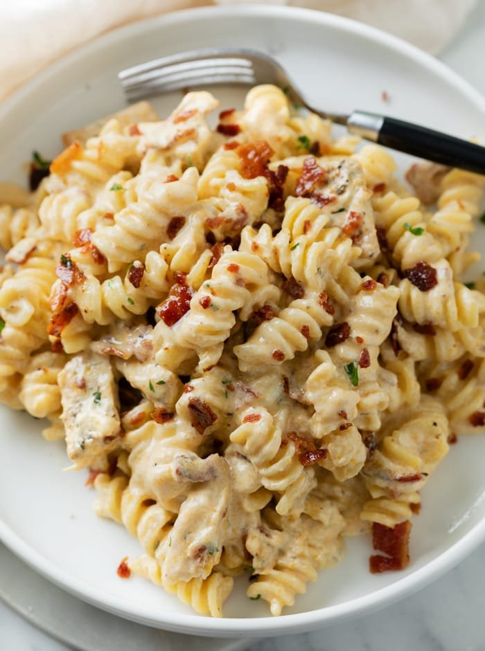 Instant Pot Creamy Ranch Chicken Pasta